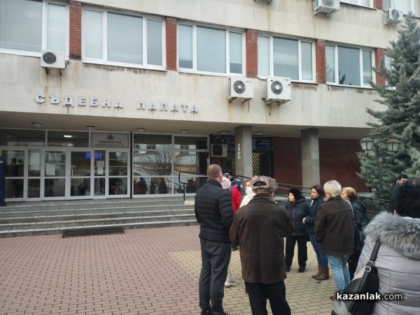 Жителите на Бузовград излязоха на мирен протест в Казанлък, искат справедливост за смъртта на Ванко