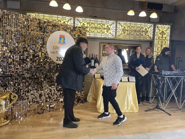 Спортист на Казанлък за 2022 г. отново е Теа Арезу от СК “Аргус ММА“ с треньор Красимир Аладжов