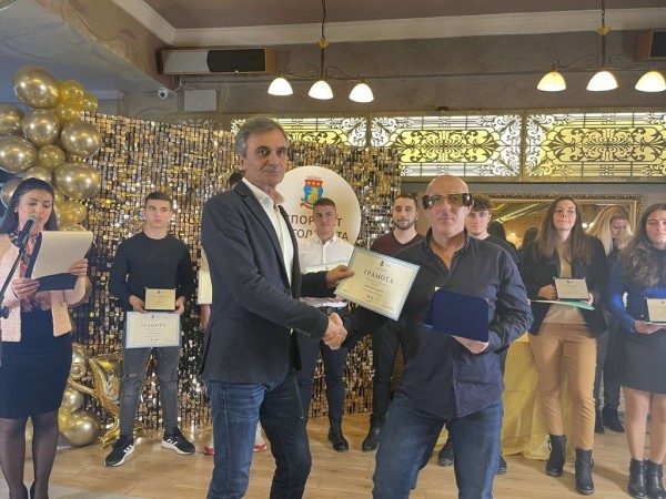 Спортист на Казанлък за 2022 г. отново е Теа Арезу от СК “Аргус ММА“ с треньор Красимир Аладжов