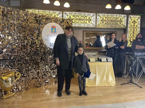 Спортист на Казанлък за 2022 г. отново е Теа Арезу от СК “Аргус ММА“ с треньор Красимир Аладжов