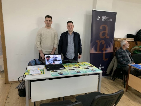 Десетки младежи посетиха четвъртото изложение на университетите и колежите в Казанлък 