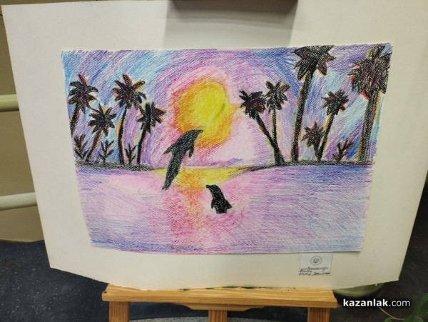 Откриха изложбата „Пъстър свят” дело на талантливите художници от ателие „Пъстроцвет”