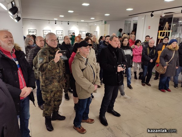 Уникални кадри от строежа на Бузлуджа изпълниха Музея на фотографията