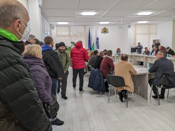 Протестът срещу проекта на Кастамону влезе в ОбС-Павел баня. Съветниците подкрепиха хората единодушно