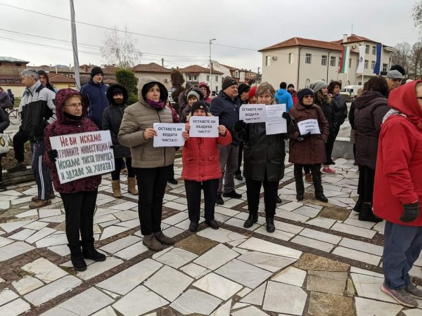 Протестът срещу проекта на Кастамону влезе в ОбС-Павел баня. Съветниците подкрепиха хората единодушно