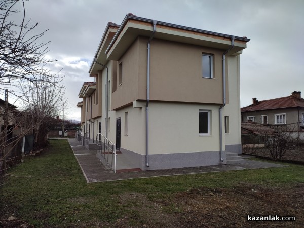 Кметът Галина Стоянова връчи ключовете на първите новодомци в новите социални жилища