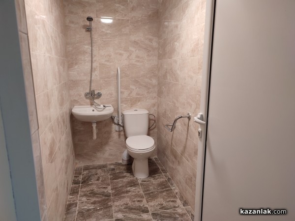 Кметът Галина Стоянова връчи ключовете на първите новодомци в новите социални жилища