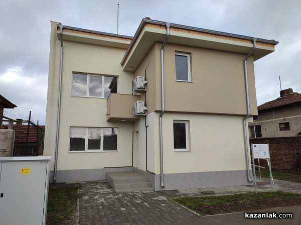 Кметът Галина Стоянова връчи ключовете на първите новодомци в новите социални жилища