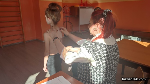 Над 400 деца бяха прегледани по време на безплатния скрининг на гръбначния стълб в ОУ “Георги Кирков“ 