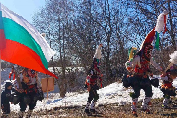 За поредна година град Шипка спази традицията си за Трифон Зарезан