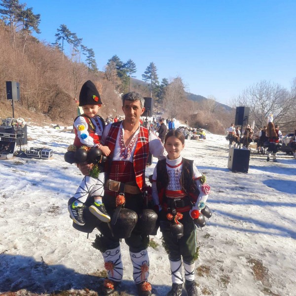 За поредна година град Шипка спази традицията си за Трифон Зарезан