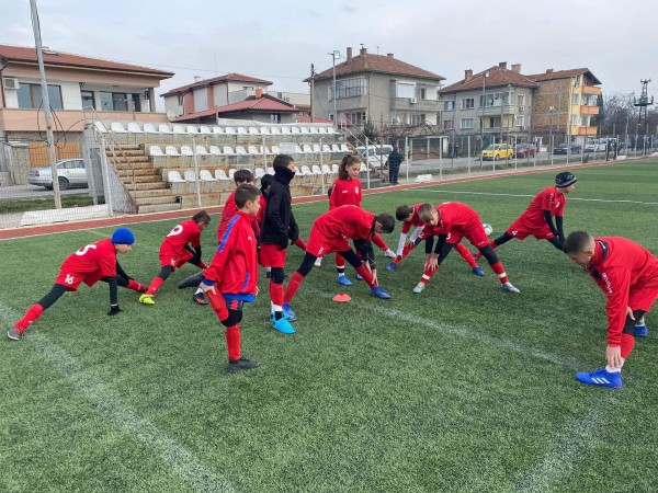 Розичките, набор 2010-11, с две победи през изминалия уикенд