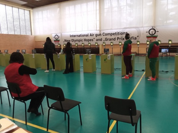 Успешна седмица с два турнира направиха стрелците на Нели Йончева