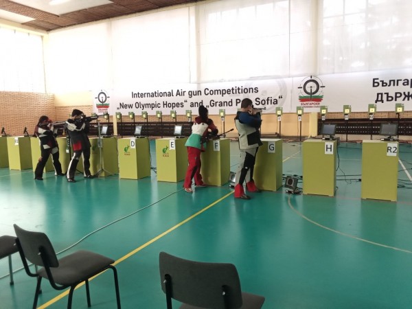 Успешна седмица с два турнира направиха стрелците на Нели Йончева