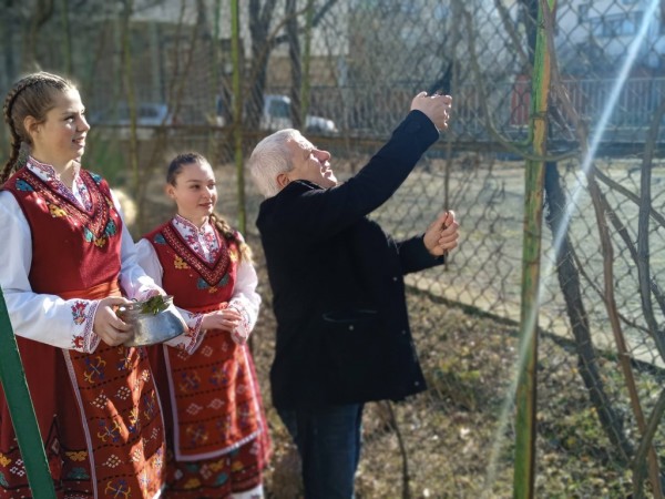 В ПГЛПТ отбелязаха празника на виното и любовта 