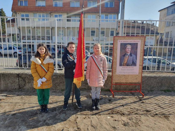 В ОУ “Св. Паисий Хилендарски“ се проведе традиционното състезанието “Лъвски скок“