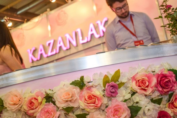 С елегантно присъствие Казанлък спечели вниманието на посетители и официални лица на изложението Ваканция & СПА