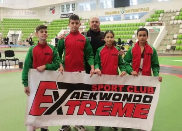 И двата казанлъшки клуба по таекуондо се завърнаха с медали от Държавното в Ботевград