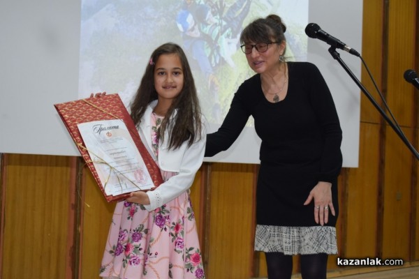 15 художници от Казанлък бяха отличени в конкурса „Наследници на Дечко Узунов“