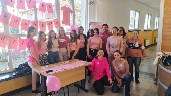 В ПГЛПТ облякоха розови фланелки и казаха НЕ на тормоза в училище