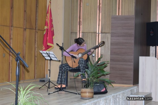 15 художници от Казанлък бяха отличени в конкурса „Наследници на Дечко Узунов“