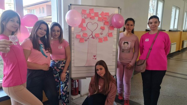 В ПГЛПТ облякоха розови фланелки и казаха НЕ на тормоза в училище