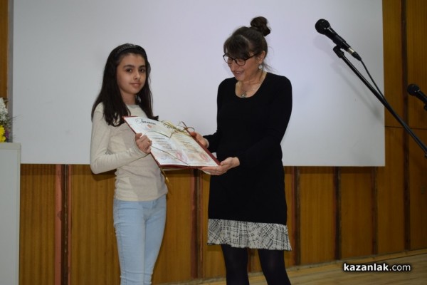 15 художници от Казанлък бяха отличени в конкурса „Наследници на Дечко Узунов“