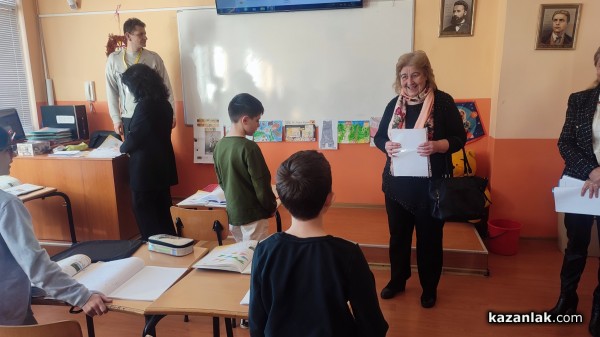 Пет бъдещи учителки успешно положиха своя държавен изпит в ОУ “Георги Кирков“