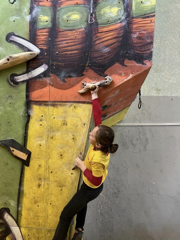 Малкият катерач Цветан Иванов грабна златен медал в първото състезание за сезона