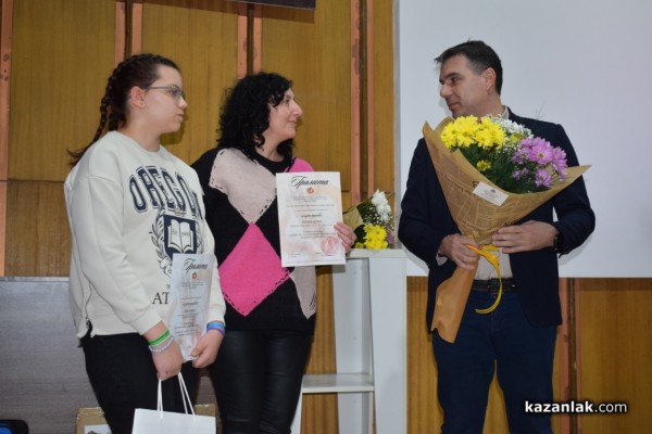 15 художници от Казанлък бяха отличени в конкурса „Наследници на Дечко Узунов“