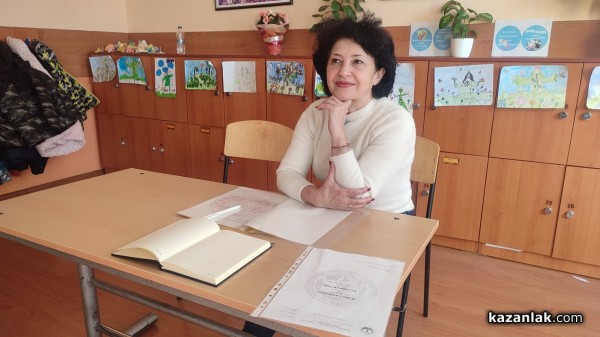 Пет бъдещи учителки успешно положиха своя държавен изпит в ОУ “Георги Кирков“