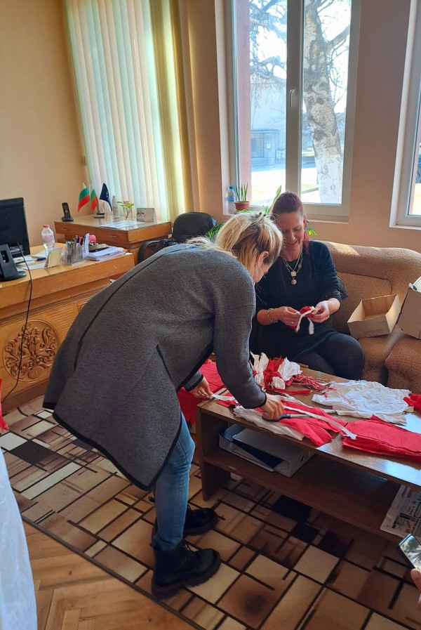 Енина готова да посрещне Баба Марта 