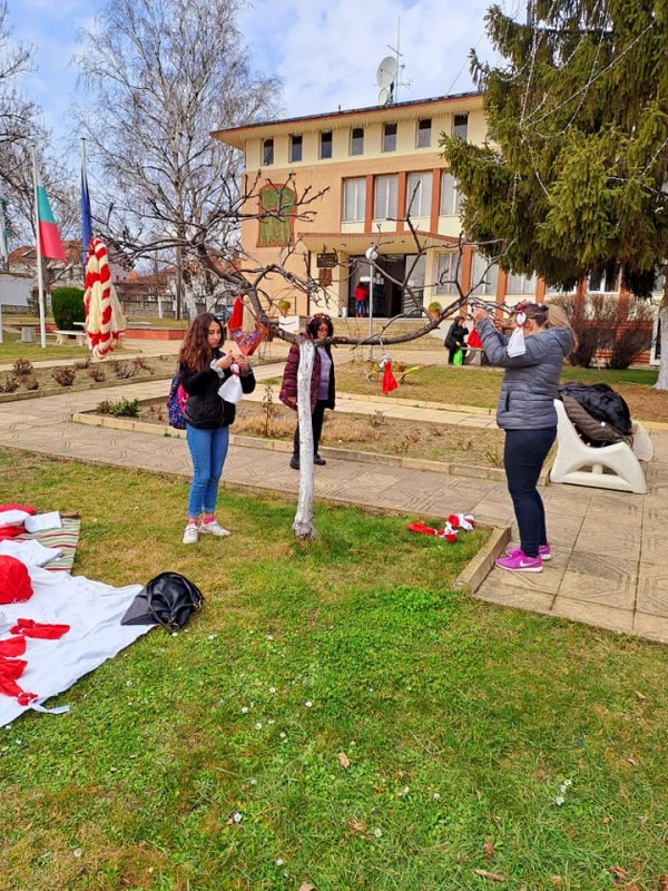 Енина готова да посрещне Баба Марта 