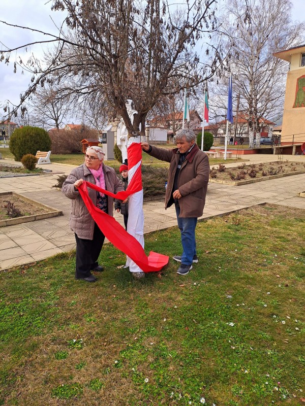 Енина готова да посрещне Баба Марта 