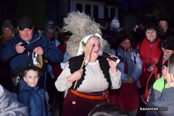 Кукери прогониха злото на Сирни Заговезни в Казанлък