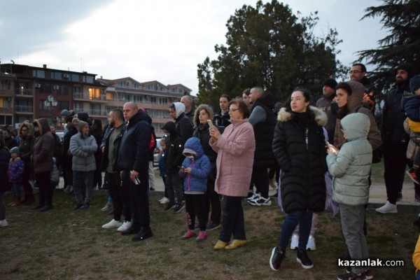 Кукери прогониха злото на Сирни Заговезни в Казанлък