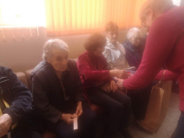 Десетки малчугани се превърнаха в „Помощниците на Баба Марта”