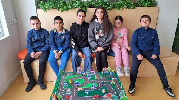 Отборите на ОУ ”Мати Болгария” и ПГТТМ първенци в състезание по безопасност на движението