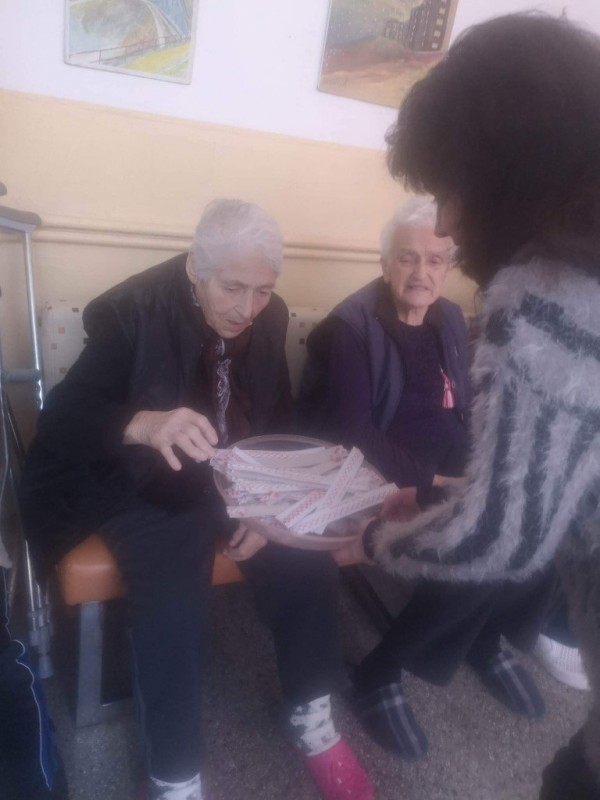 Десетки малчугани се превърнаха в „Помощниците на Баба Марта”