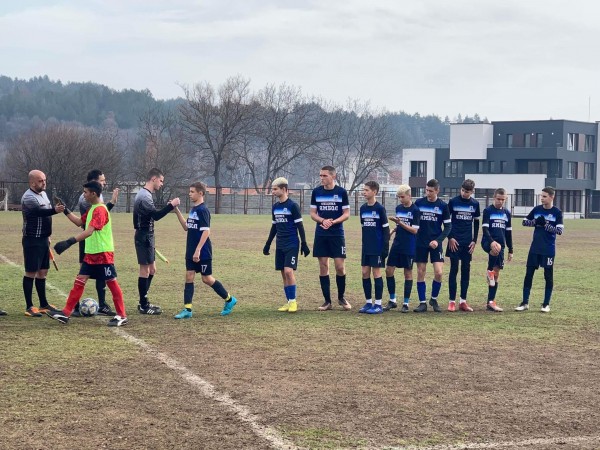 Розите, набор 2009, с категорична победа в първия официален мач за годината 