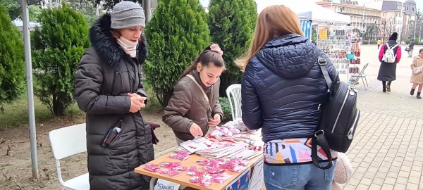 Над 2000 лева събра благотворителния мартенски базар в помощ на Гита Славова