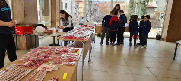 Над 2000 лева събра благотворителния мартенски базар в помощ на Гита Славова