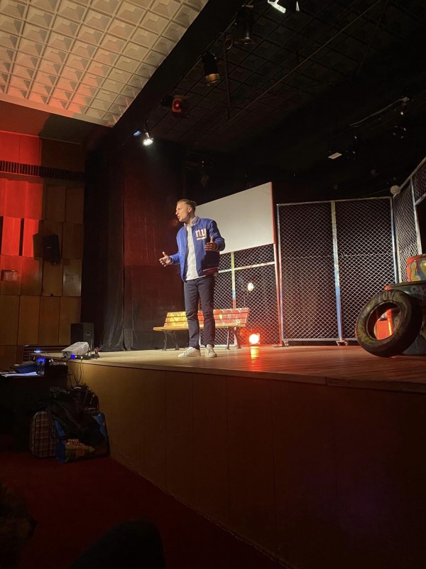 “Даскалото е COOL“ събра десетки ученици пред театралната сцена в Казанлък