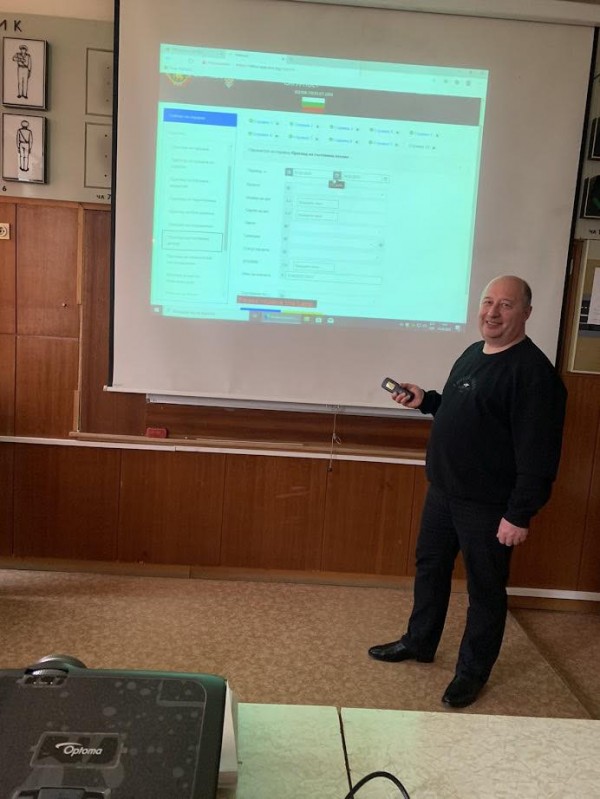 Служители от различни дирекции на МВР участваха в обучение в Казанлък 