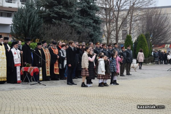 С издигане на националния флаг тържествата за 3 март започнаха в Казанлък