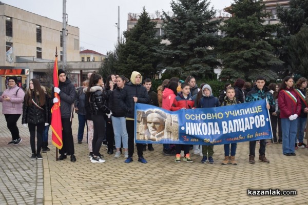 С издигане на националния флаг тържествата за 3 март започнаха в Казанлък