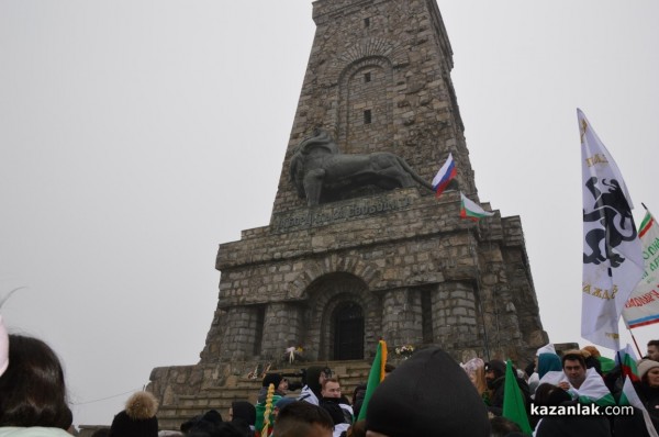 Да сме по-обединени си пожелават българите на Шипка днес