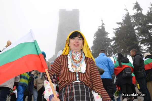 Да сме по-обединени си пожелават българите на Шипка днес