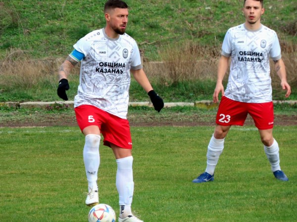 За пореден път Розите надвиха Карнобат с 2:1