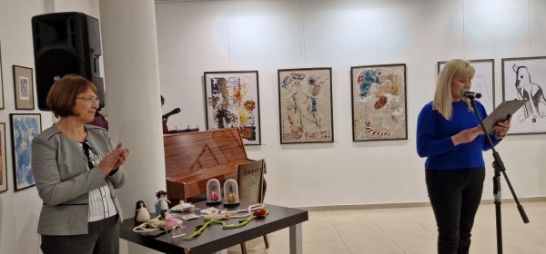 Галина Стоянова към жените-творци: Всяка от вас носи много радост в сърцето си, изразена в тези платна!